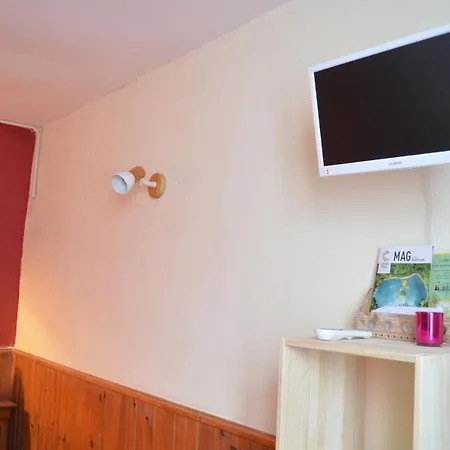 Aux Volets Bleus D'aulus Apartment
