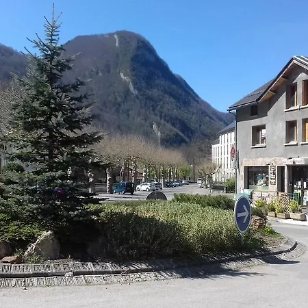 Aux Volets Bleus D'aulus Apartment