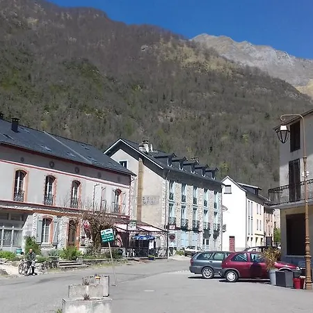 Aux Volets Bleus D'aulus
