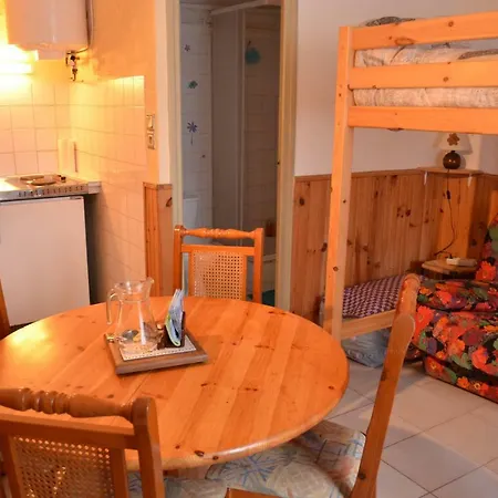 Aux Volets Bleus D'aulus Apartment *