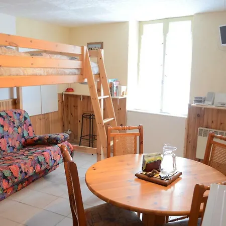 Aux Volets Bleus D'aulus Apartment *