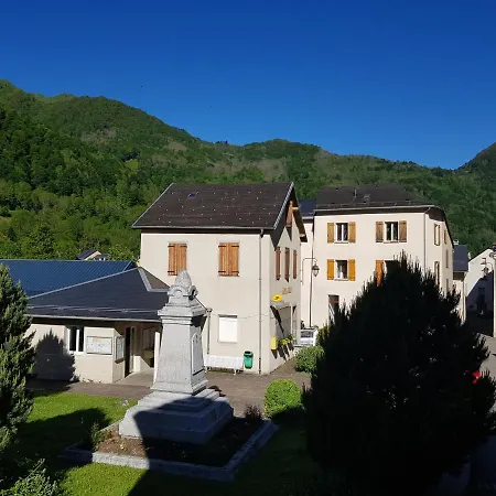 Aux Volets Bleus D'aulus